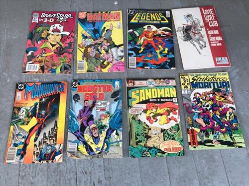 8 Comic Books. Batman, Superman, Manhunters: 8 Comic Books. Batman, Superman, Manhunters