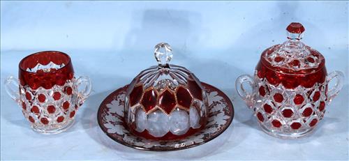 3 pieces of red glass, spooner, sugar and creamer: 3 pieces of red glass, spooner, sugar and creamer, some chigger bites, 16 in. T, 9 in. Dia.