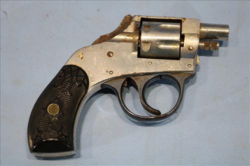 H & R vest pocket 22 caliber nickel plated pistol: H & R vest pocket 22 caliber nickel plated pistol, Worcester, PA
