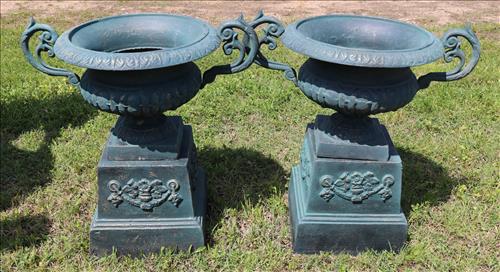 Small pair of antique green urns with handles (1 of 4)
