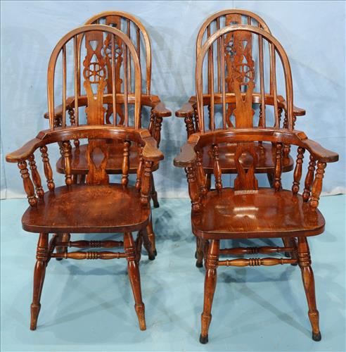 Set of 4 solid oak Windsor style chairs (1 of 3)