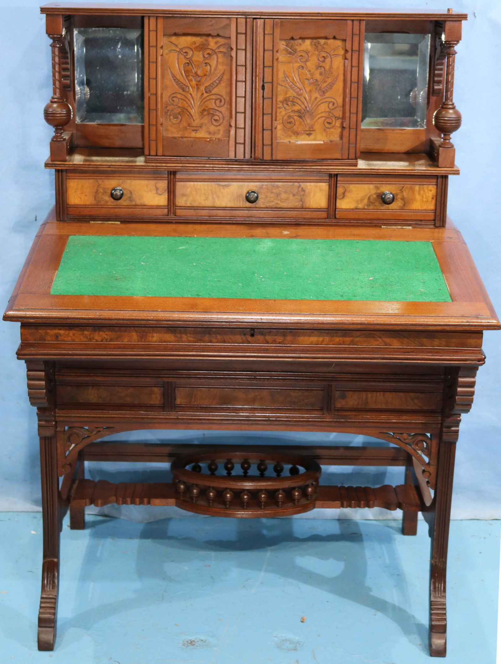 Walnut Victorian ladies slant front desk (1 of 4)