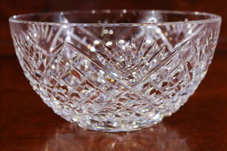 Waterford leaded crystal bowl, 4 in. T, 8 in. Dia.: Waterford leaded crystal bowl, 4 in. T, 8 in. Dia.