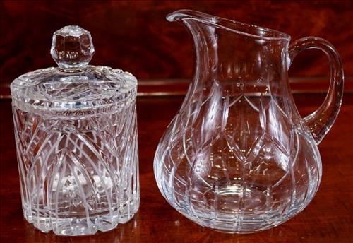 2 pieces, leaded crystal humidor and pitcher (1 of 4)