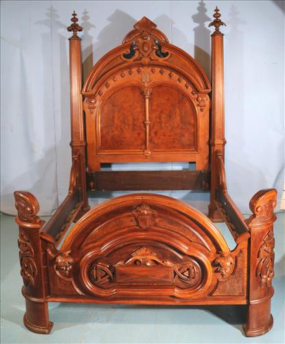 Walnut Victorian bed, Mitchell and Rammelsberg (1 of 7)
