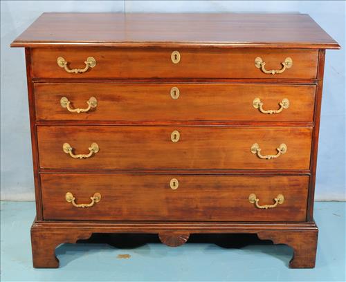 Period mahogany small 4 drawer chest (1 of 5)