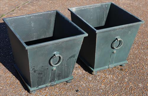 Pair of square green metal garden planters with handles (1 of 3)