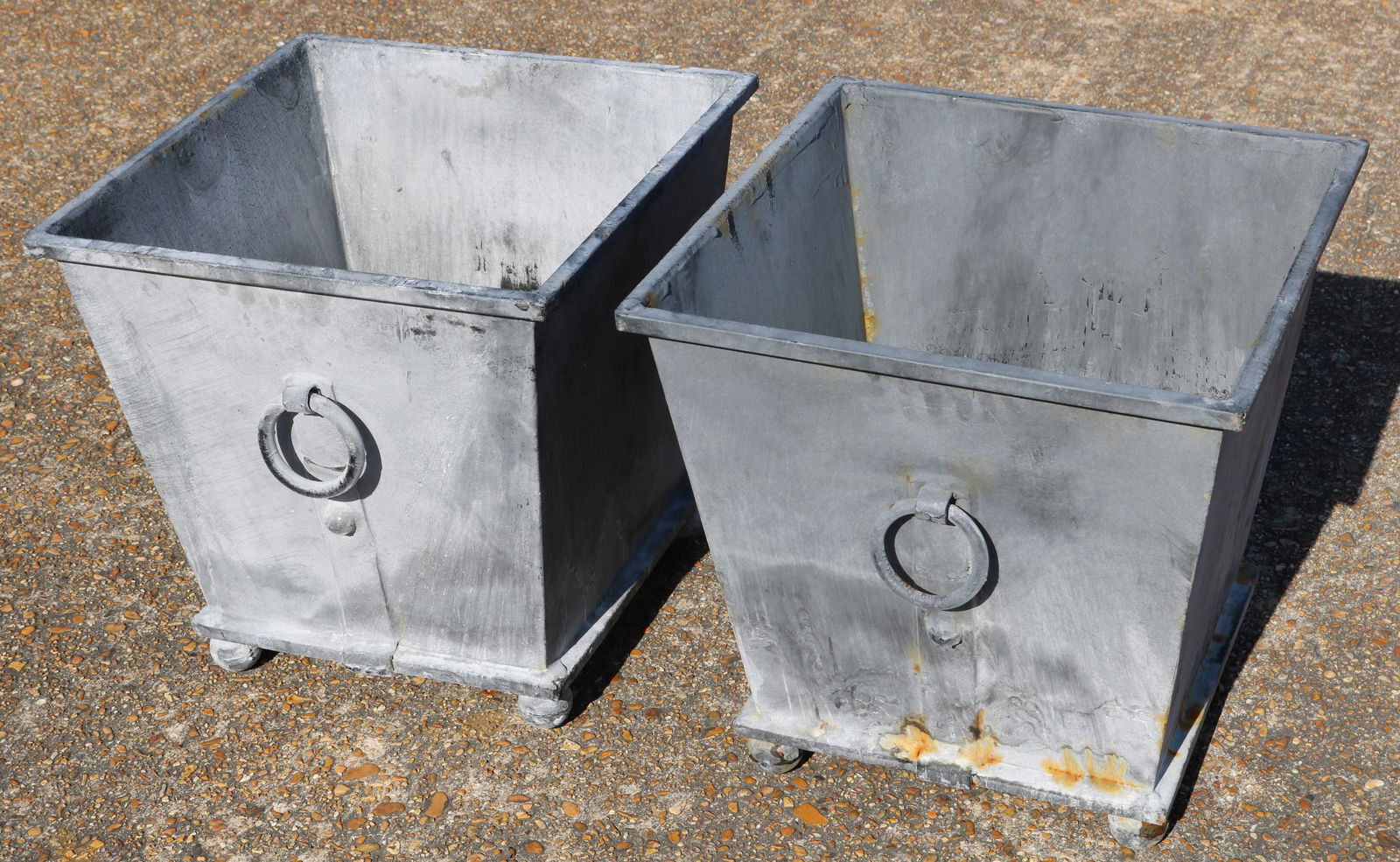 Pair of gray metal square garden planters with ring (1 of 3)