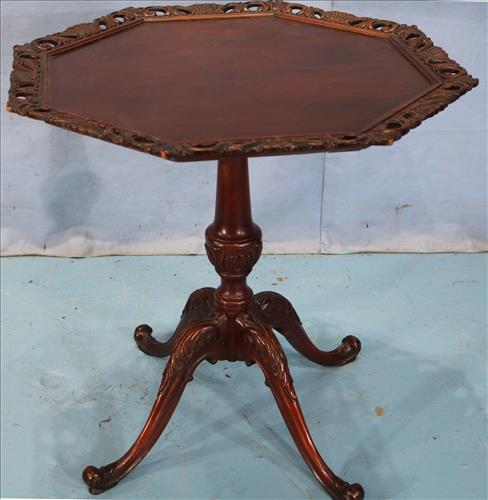 Early mahogany pie crust lamp table (1 of 3)