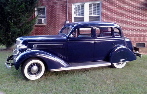 1935 Chrysler airstream 4 door sedan, all original: 1935 Blue Chrysler airstream 4 door sedan, all original.