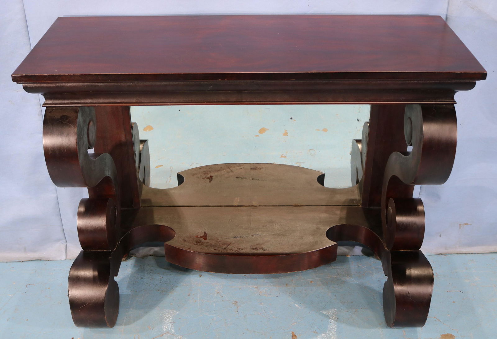 Mahogany Empire petticoat table in Meeks style (1 of 5)