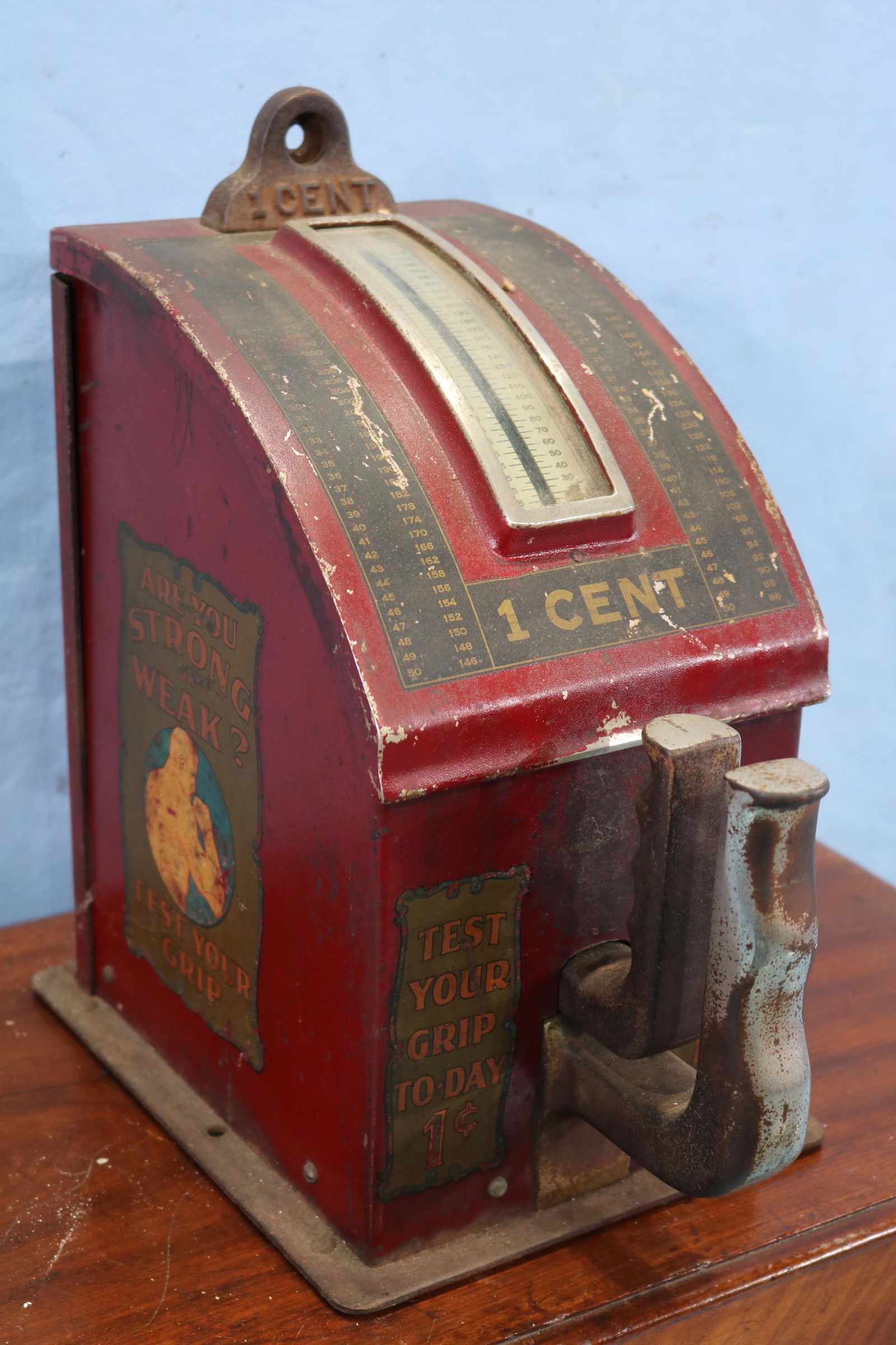 Vintage 1 cent grip testing machine by Gottlieb (1 of 5)