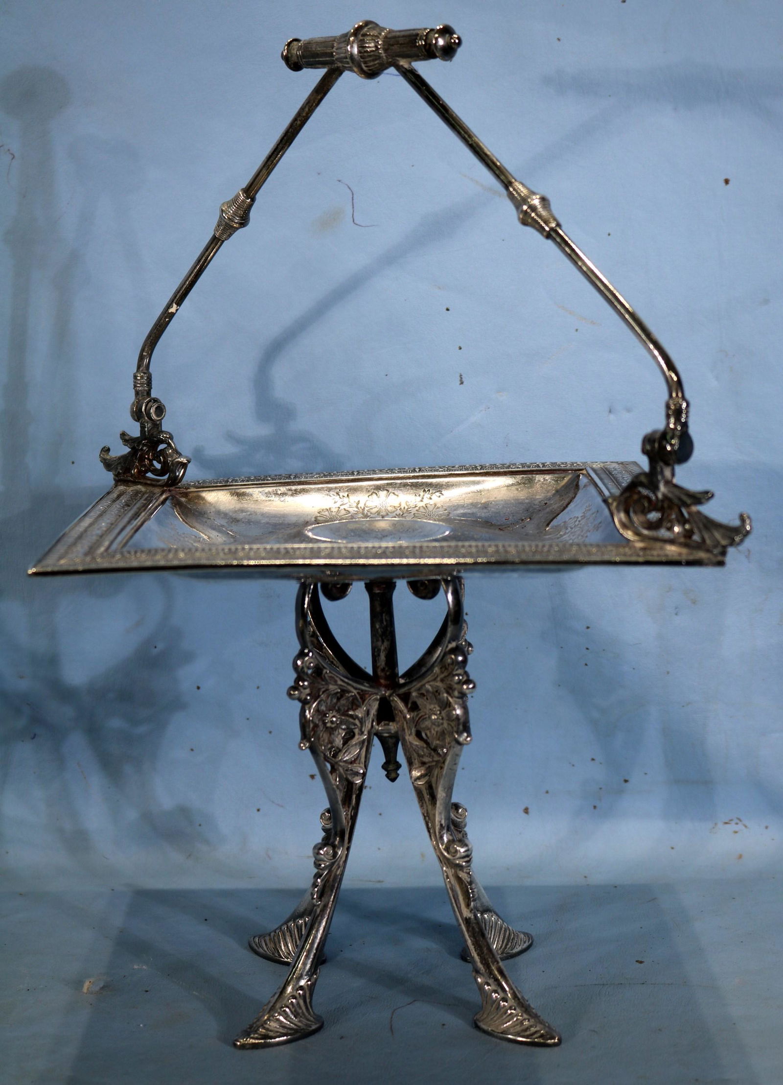 Victorian silver-plate card receiver with handle (1 of 3)