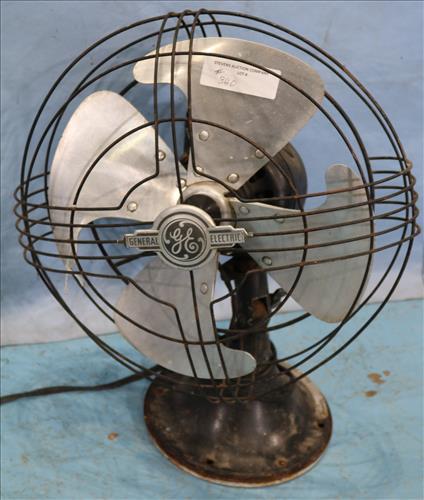 G.E. 14 in. Vintage metal fan, all original (1 of 3)