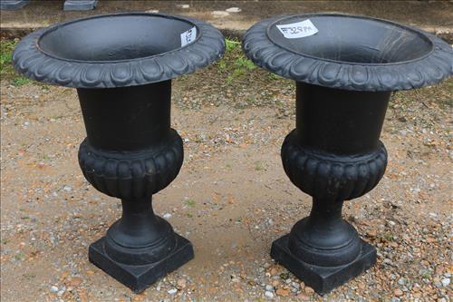 Pair of Black cast iron garden urns without stand (1 of 2)