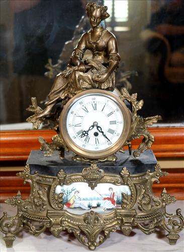 Brass Victorian mantle clock with hand painted scene (1 of 6)