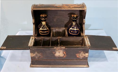 Oak tantalus set with 2 blue bottles (1 of 4)
