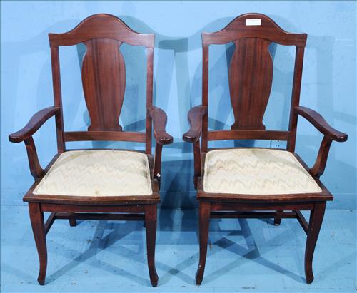 Pair of mahogany dining arm chairs: Pair of mahogany dining arm chairs