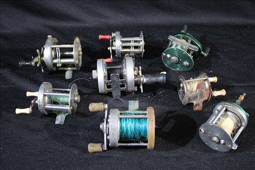 8 reels, 5 spinner reels, some are old (1 of 2)