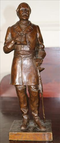 Small bronze figural statue of R.E. Lee by Valentine (1 of 3)