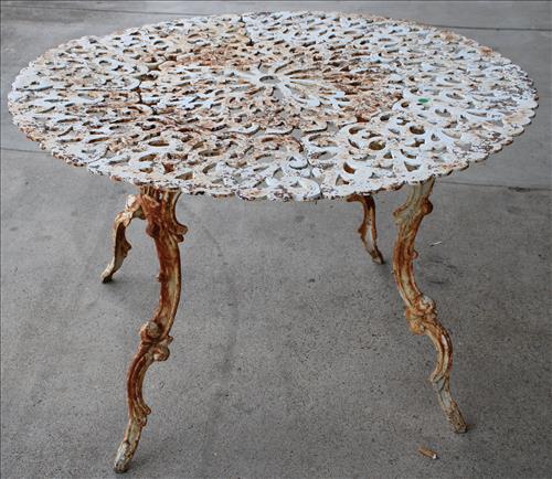 Cast iron garden table signed Atlanta Stove Works (1 of 4)