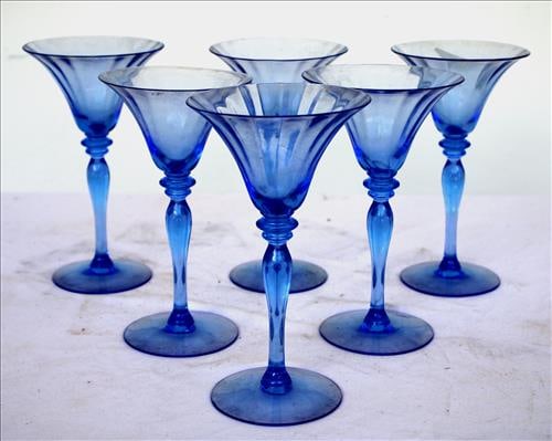 Set of 6 fluted flare top wine glasses, 8 in. T.: Set of 6 fluted flare top wine glasses, 8 in. T.