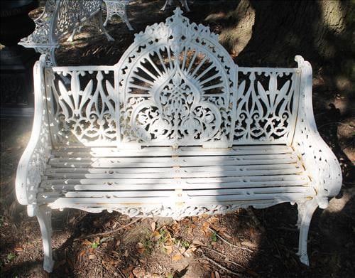 Heavy cast iron white yard bench with cast iron seat (1 of 3)