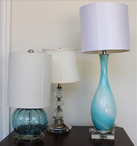 3 piece lot of contemporary decorator lamps: 3 piece lot of contemporary decorator lamps, 1 crystal and 2 blue glass, 29 in. T.