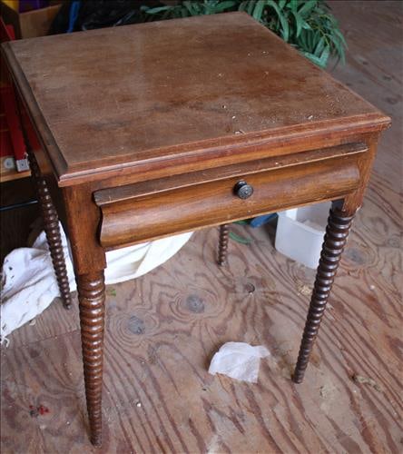Walnut Victorian one drawer work table (1 of 2)