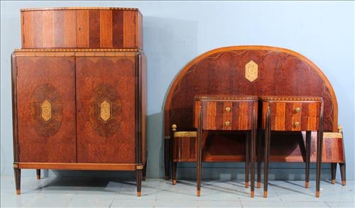 4 piece Art Deco bedroom suite, mahogany and curly maple: 4 piece Art Deco mahogany and curly maple bedroom suite with full size bed, 55.5 in. T, 37.5 in. W.labeled Robert Irwin and Company