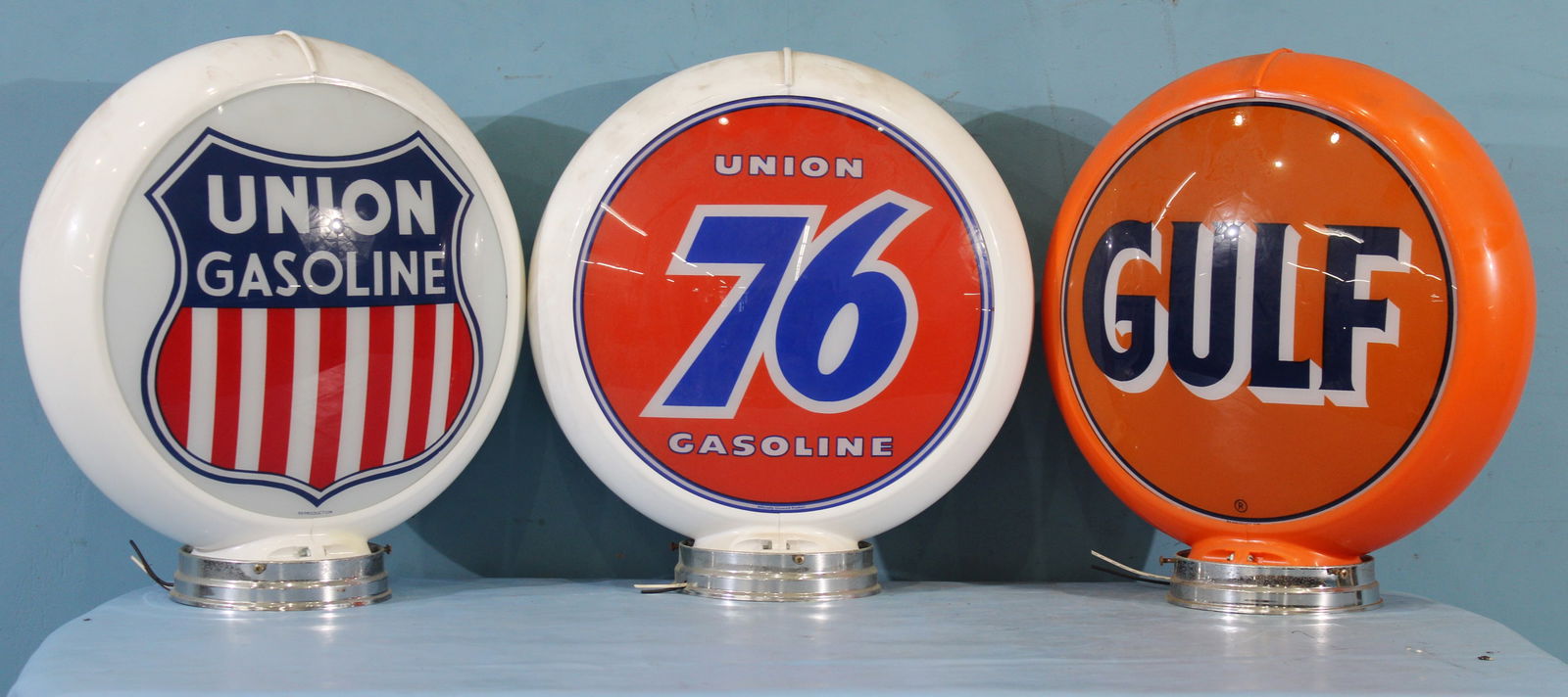 3 piece set of replacement round gas pump medallions (1 of 4)