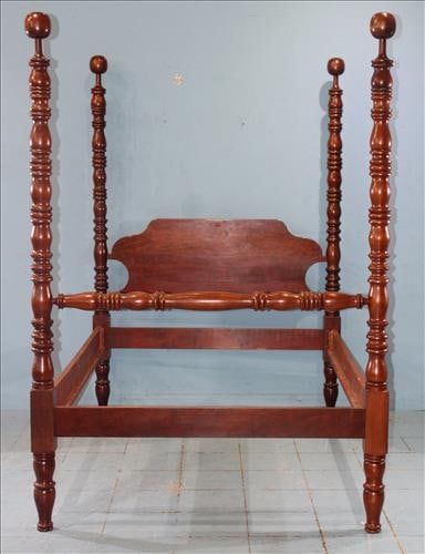 Mahogany full size 4 poster bed with carved ball top post (1 of 2)