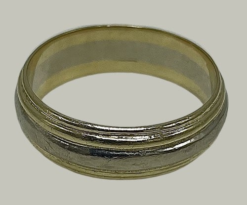 Vintage 14K yellow and white gold band Size 12, weighing 8.2 Gram: Vintage 14K YELLOW AND WHITE GOLD BAND ~ Size 12, weighing 8.2 Grams, marked and verified as 14k gold, showcasing a convex central white gold rib flanked by dual yellow gold band borders