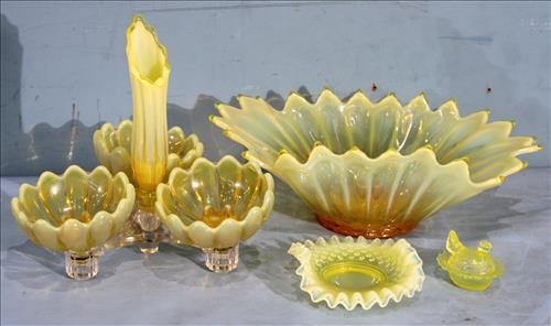 6 piece yellow art glass items, epergne, sm. plates, 2 dishes (1 of 4)