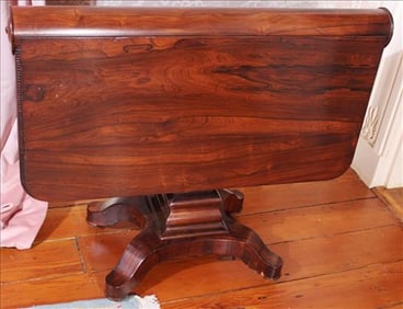 Beautiful rosewood Sutherland table in mint condition