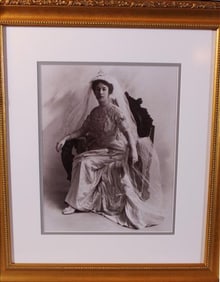 Old Victorian print of the Queen, 23 x 21