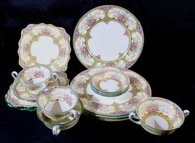 17 pieces of Wedgwood China in Staustell pattern