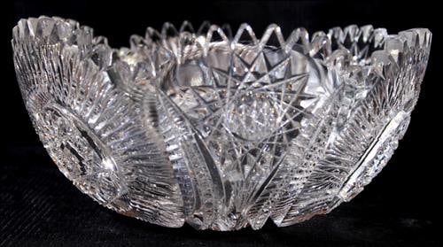 Brilliant cut glass bowl, unusual cut and in good condition: Brilliant cut glass bowl, unusual cut and in good condition