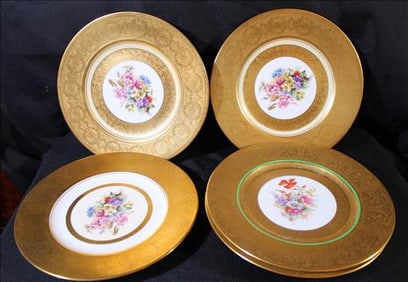 5 highly decorated gold dinner plates with painted flowers, 11 in. Dia.