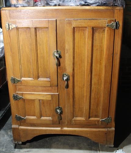 Great old oak ice box with good finish, 50 in. T, 36 in W, 20 in. D. (1 of 3)