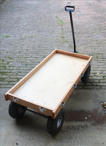 Little pull wagon with rubber tires: Little pull wagon with rubber tires