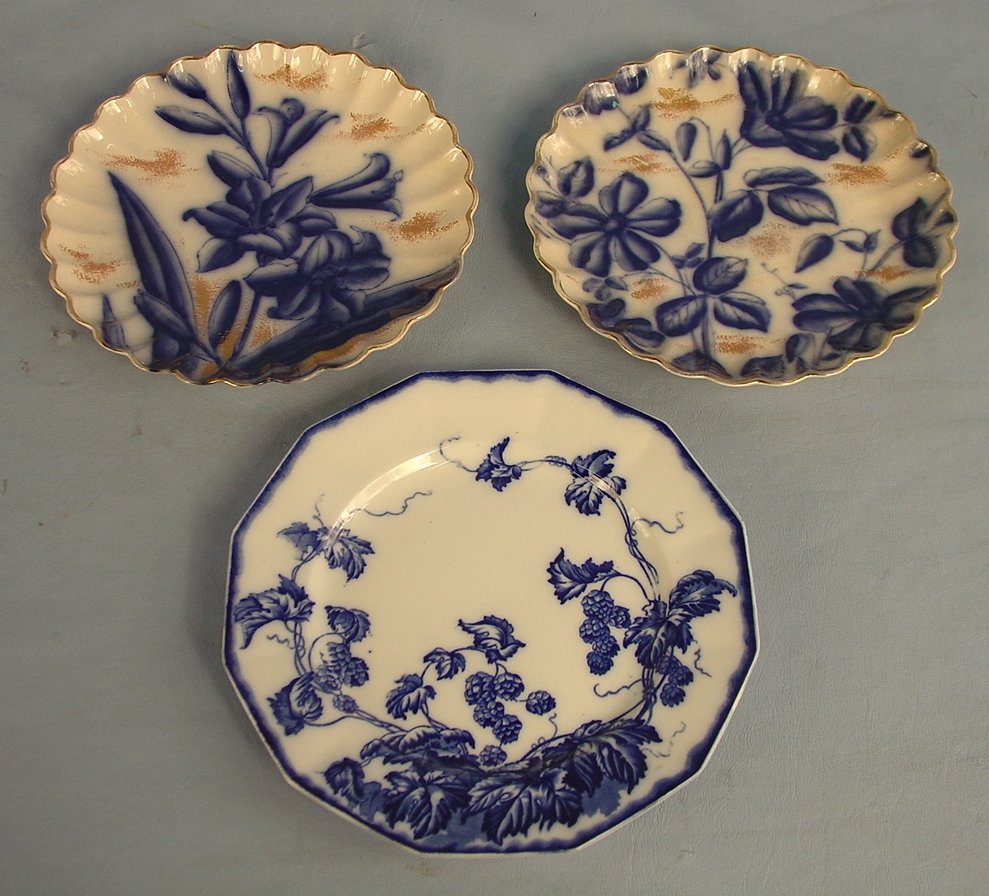 3 Flow Blue Plates: 3 Flow Blue Plates