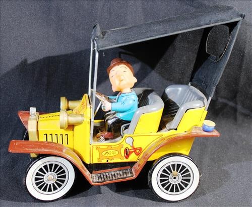 Tin toy model T dated 1961 U.P.A. Pictures Inc., Has original box: Tin toy model T dated 1961 U.P.A. Pictures Inc., Has original box