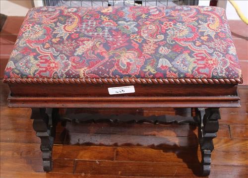 Mahogany vanity stool with lift top, 18 in. T, 25 in. W, 13 in. D. (1 of 3)