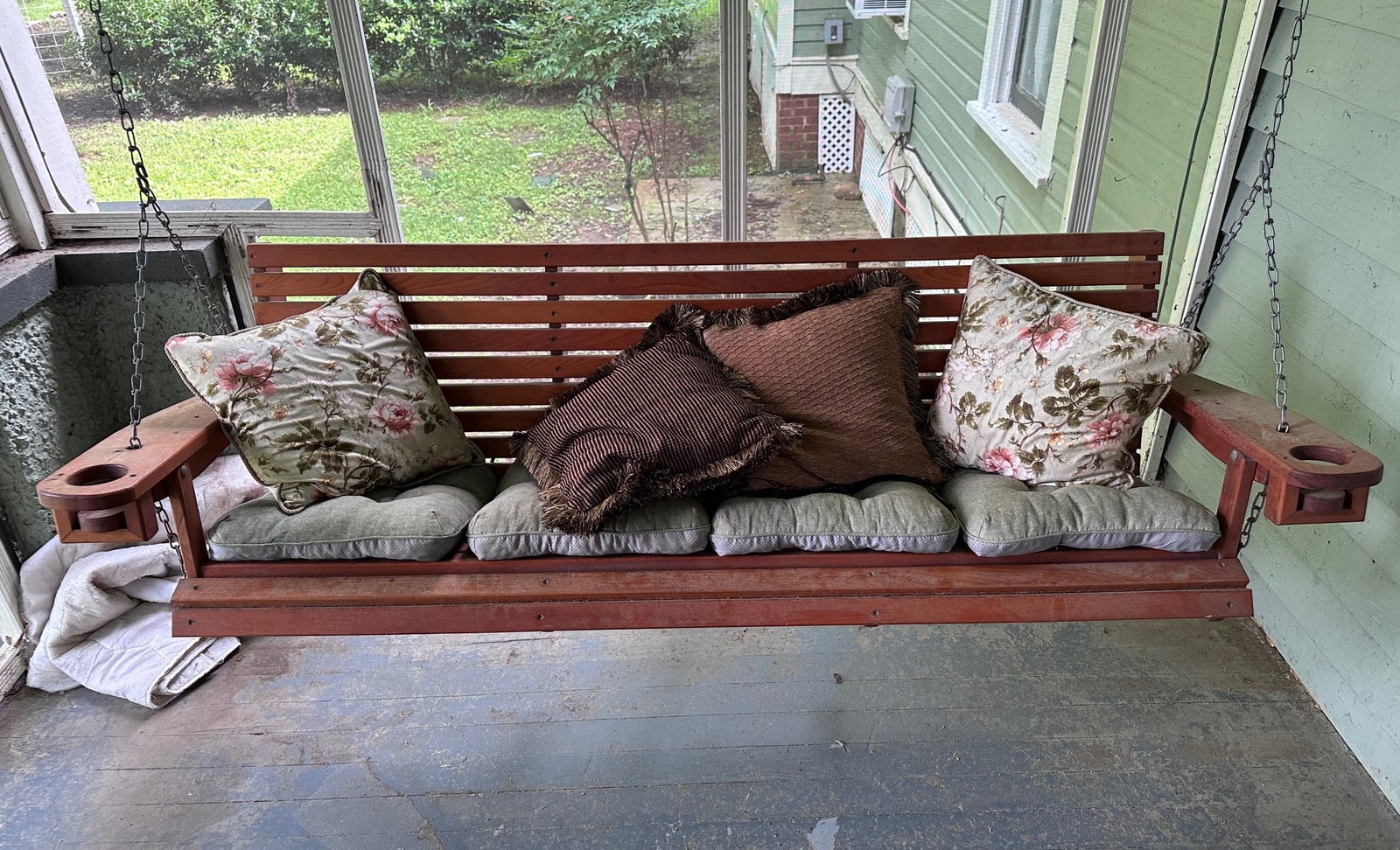 Custom made redwood swing, like new, 21 in. T, 77 in. W, 19 D.: Custom made redwood swing, like new, 21 in. T, 77 in. W, 19 D.