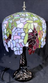 Tiffany style bronze wisteria lamp