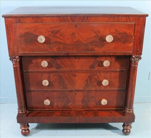 American Classical Flamed Mahogany Chest of Drawers c. 1840s