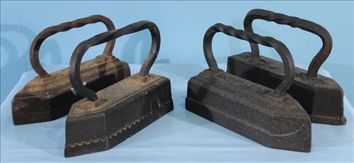 Group of 4 Smoothing Irons or Door Stops: Group of 4 Smoothing Irons or Door Stops