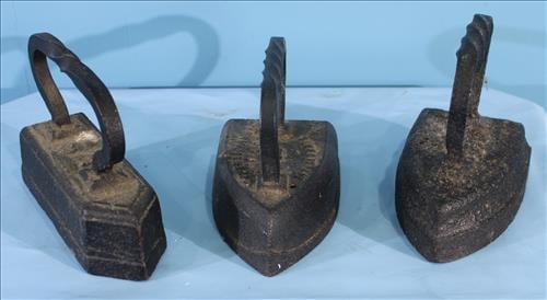 Group of 3 Smoothing Irons or Door Stops: Group of 3 Smoothing Irons or Door Stops, 18 pounds each