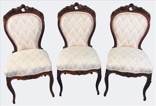 Set of Three Victorian Carved Walnut Parlor Chairs, Late 19th Century (1 of 5)